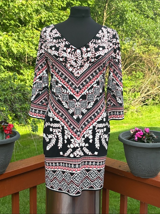 White House Black Market Dresses & Skirts - NWOT White House, black market, black cream, and red dress